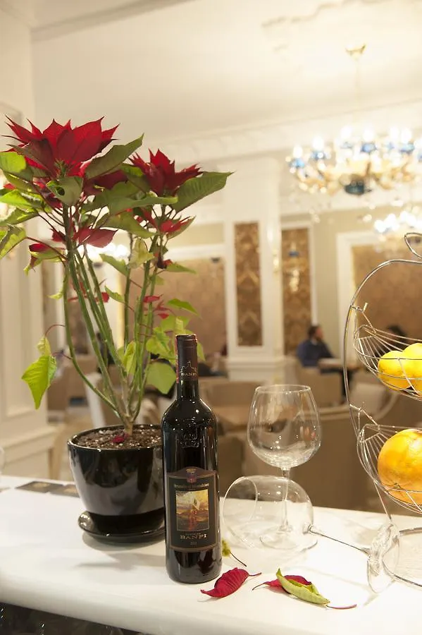 Hotel Britania Kamez Albânia