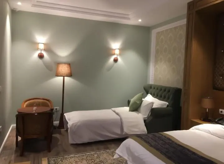 Hotel Britania Kamez Albania