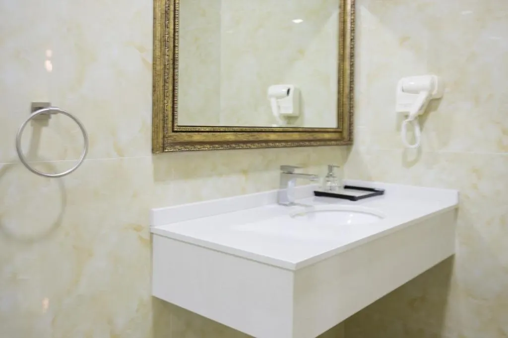 Hotel Britania Kamez Albânia